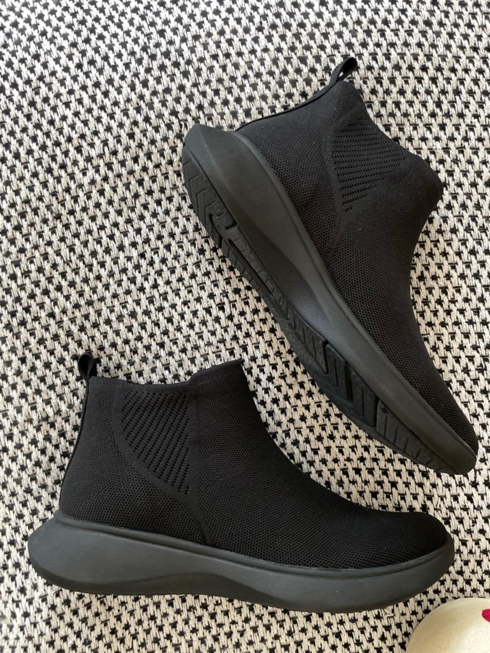 Vivaia Urban Boots Black Womens 10.5 (42) Water Repellent Travel - Picture 6 of 8